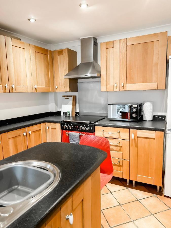 3 Bedroom Home Close To Town Centre With Wifi & Garden رويال تونبريدج ويل المظهر الخارجي الصورة