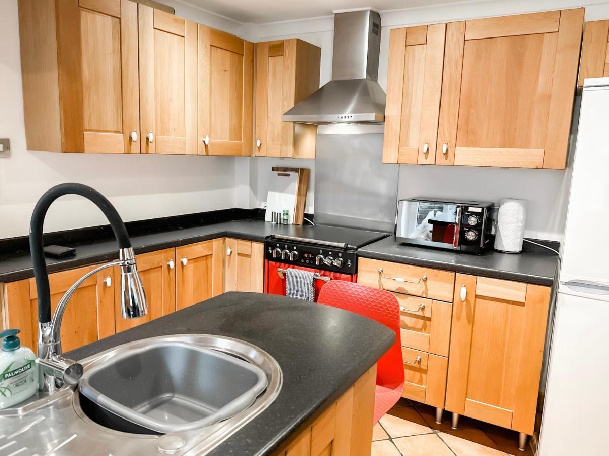 3 Bedroom Home Close To Town Centre With Wifi & Garden رويال تونبريدج ويل المظهر الخارجي الصورة